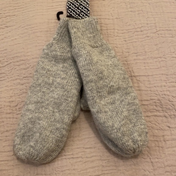 Set 2 pieces : Gap & H&M gloves. New - Picture 7 of 9